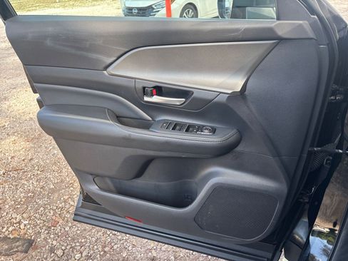 Used 2025 Toyota Grand Highlander FWD image 18