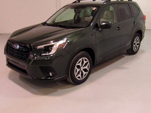 Certified 2024 Subaru Forester Premium AWD/4WD image 8