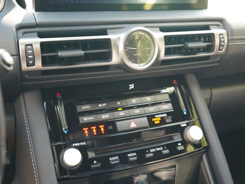 Used 2022 Lexus IS 350 F Sport image 34