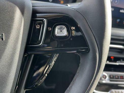 Used 2023 Lincoln Corsair Standard w/ Equipment Group 101A image 31