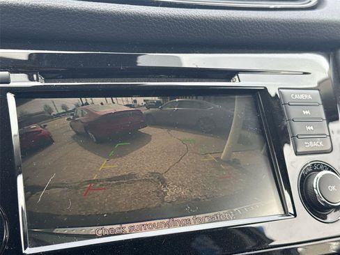 Used 2020 Nissan Rogue SV image 22