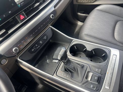 Used 2026 Kia Carnival FWD image 43