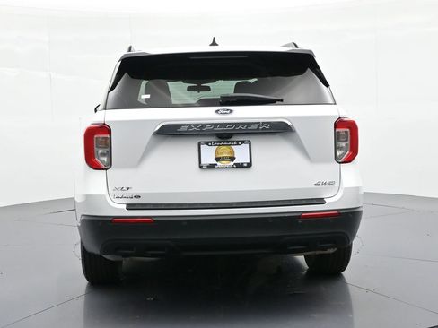 Used 2022 Ford Explorer XLT AWD/4WD image 7
