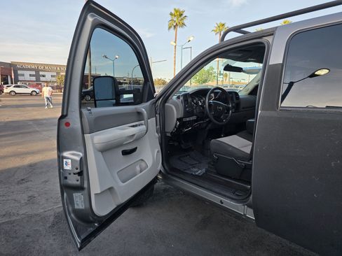 Used 2008 Chevrolet Silverado 2500 W/T AWD/4WD image 9