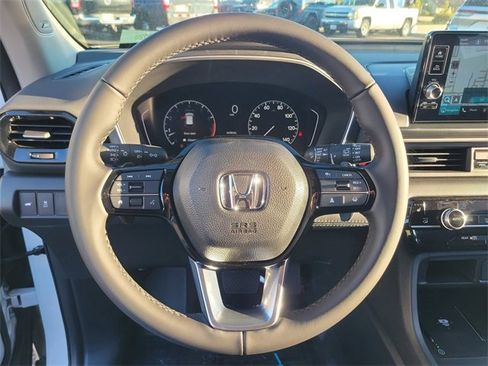 New 2025 Honda Pilot Touring image 23