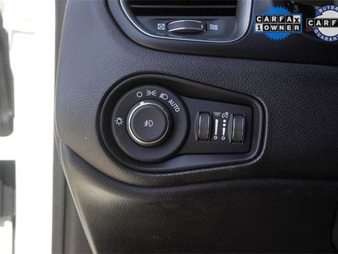 Certified 2021 Jeep Renegade Limited image 22