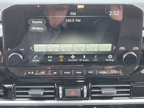 New 2025 Nissan Pathfinder SL image 17