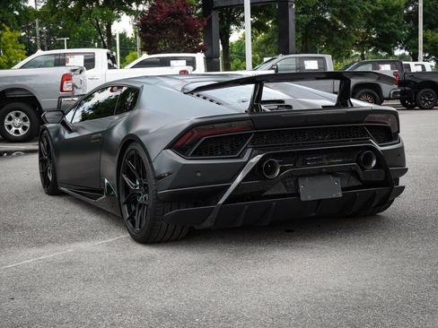 Used 2018 Lamborghini Huracan Performante AWD/4WD image 8