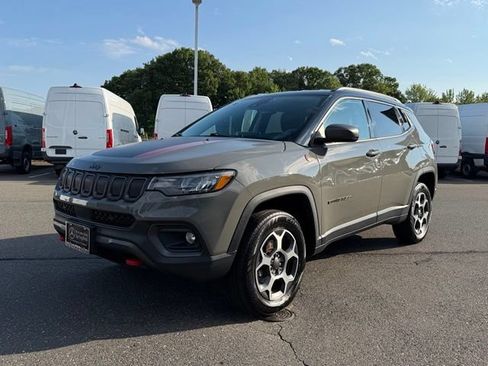 Used 2022 Jeep Compass Trailhawk AWD/4WD image 3