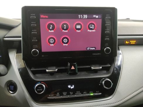 Used 2021 Toyota Corolla SE w/ SE Premium Package FWD image 25