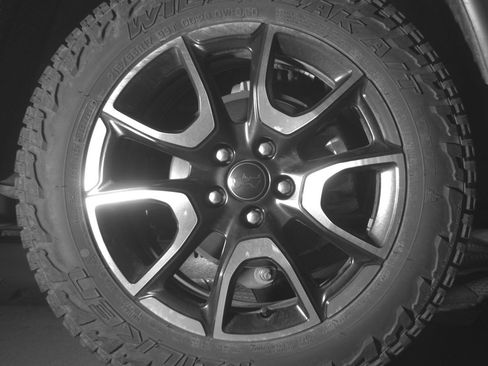 Used 2025 Jeep Compass Trailhawk image 15