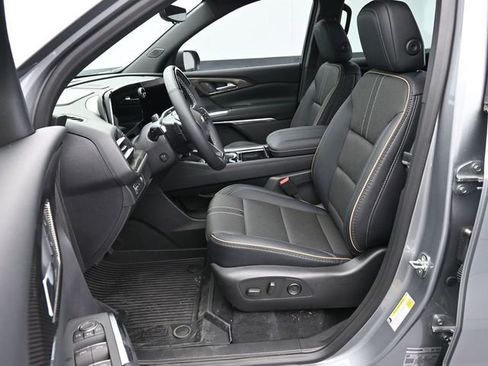 New 2026 Chevrolet Traverse High Country w/ LPO, Floor Liner Package FWD image 40