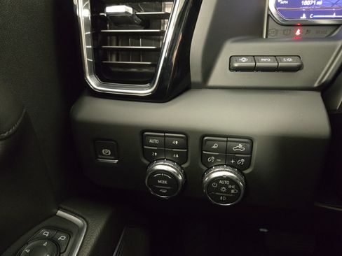 Certified 2024 GMC Sierra 1500 Denali AWD/4WD image 30