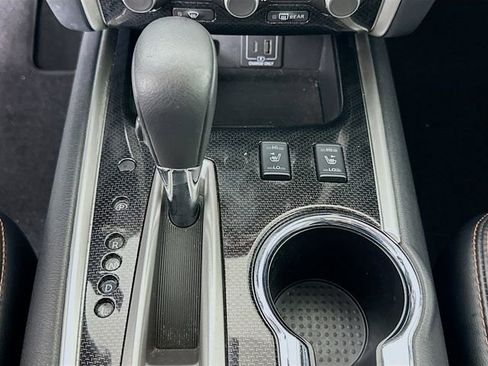 Used 2020 Nissan Pathfinder SL image 21