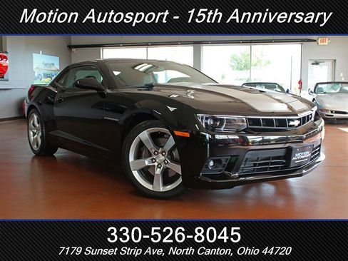 Used 2014 Chevrolet Camaro SS w/ RS Package RWD image 2