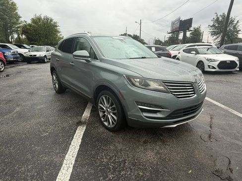 Used 2017 Lincoln MKC Reserve FWD image 4