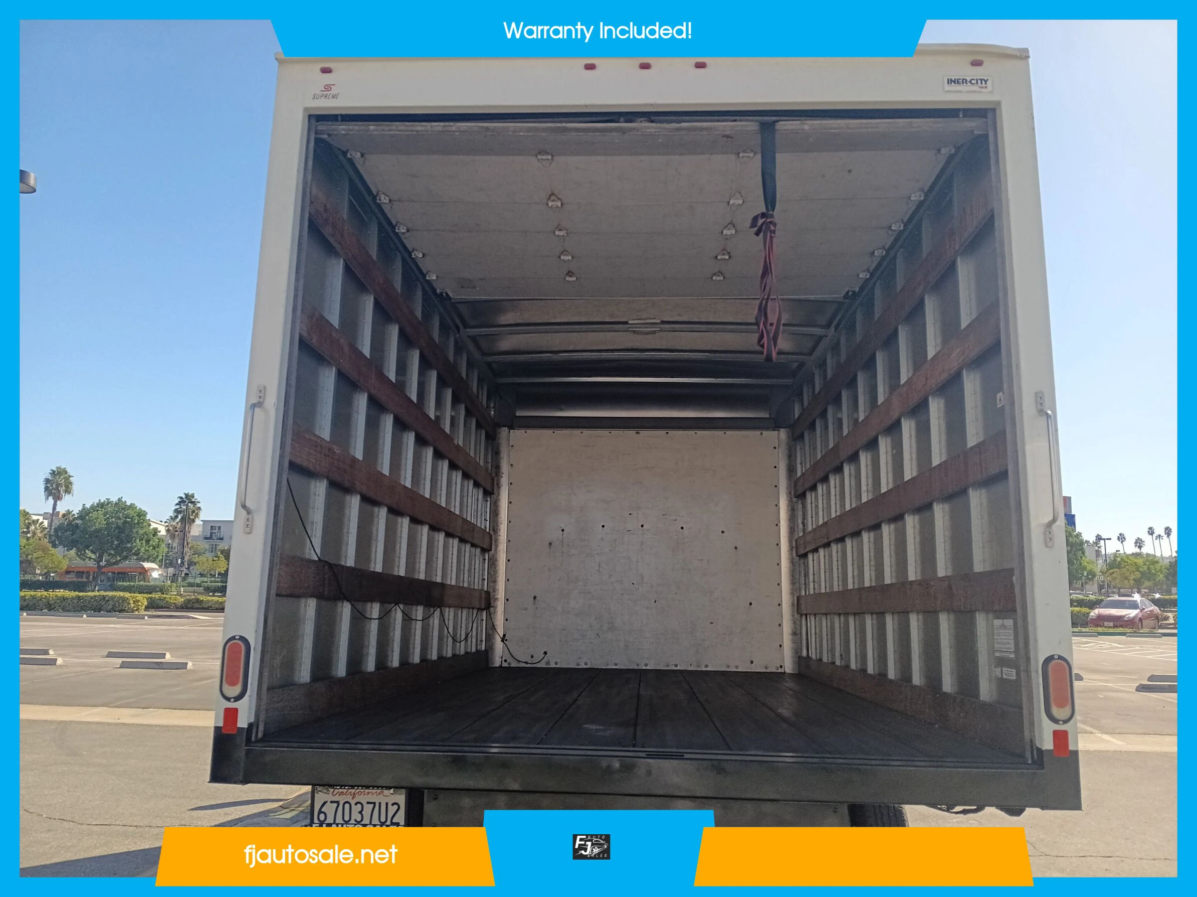 Used 2018 Chevrolet Express 3500 w/ Chrome Appearance Package RWD image 7
