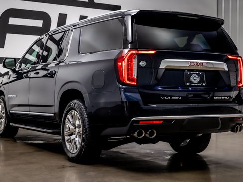 Used 2023 GMC Yukon XL Denali w/ Advanced Technology Package AWD/4WD image 29