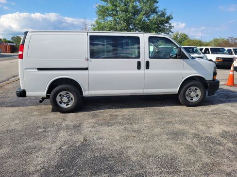 Used 2021 Chevrolet Express 2500 w/ Safety Package RWD image 11