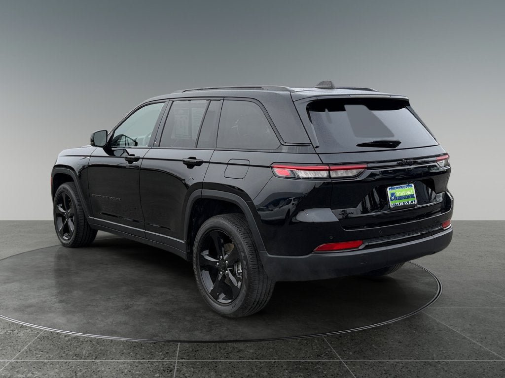 Used 2023 Jeep Grand Cherokee Altitude AWD/4WD image 7