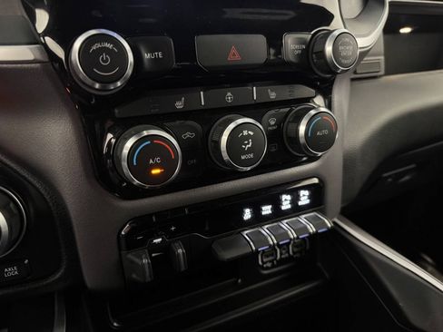 Used 2022 RAM 1500 Big Horn AWD/4WD image 39