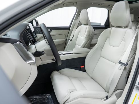 New 2026 Volvo XC60 T8 Ultra w/ Climate Package image 13