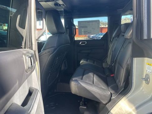 New 2025 Ford Bronco Badlands image 26