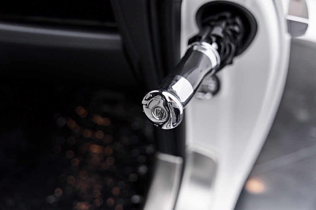 Used 2020 Rolls-Royce Wraith RWD image 36