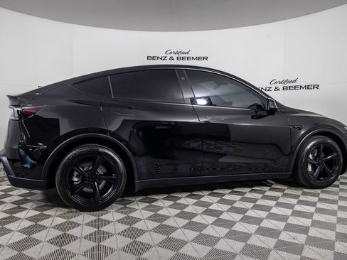 Used 2026 Tesla Model Y AWD image 5