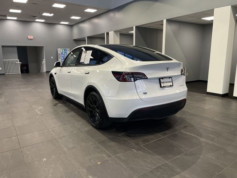 Used 2023 Tesla Model Y AWD image 8