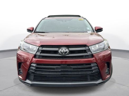 Used 2019 Toyota Highlander SE image 3