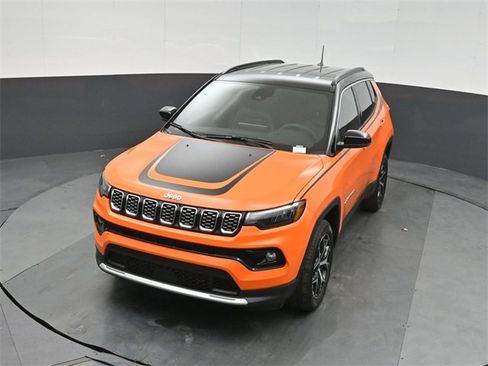 New 2026 Jeep Compass Limited w/ Mopar Graphics Package image 35