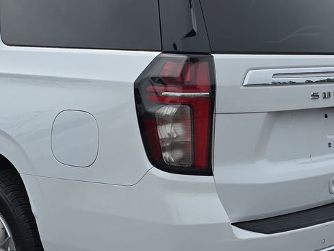 Used 2023 Chevrolet Suburban Premier image 38