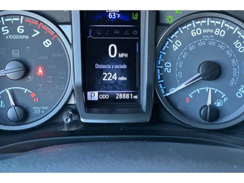 Used 2020 Toyota Tacoma 2WD Double Cab image 28