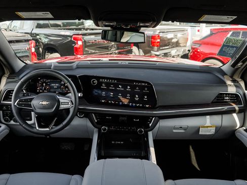 New 2025 Chevrolet Suburban Premier image 15