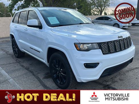 Used 2020 Jeep Grand Cherokee Altitude AWD/4WD image 1