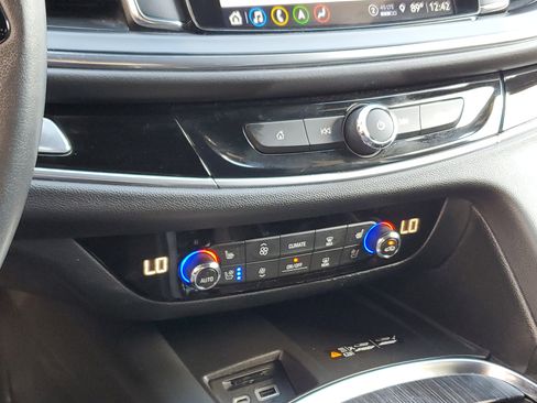 Used 2024 Buick Enclave Avenir w/ Avenir Technology Package image 30