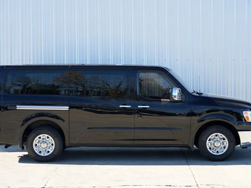 Used 2018 Nissan NV 3500 SL image 47