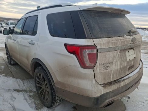 Used 2016 Ford Explorer Platinum image 4