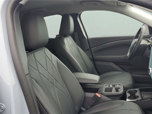 New 2025 Ford Mustang Mach-E Select image 19