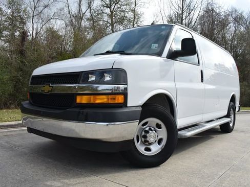 Used 2021 Chevrolet Express 2500 2500 w/ Driver Convenience Package image 5