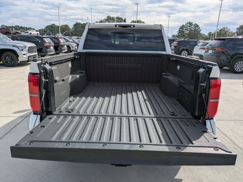 Used 2024 Toyota Tacoma TRD Sport image 7