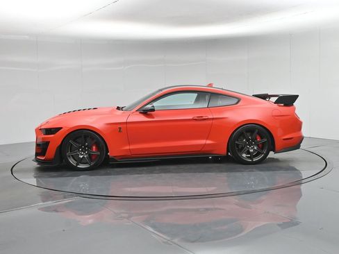 Used 2022 Ford Mustang Shelby GT500 w/ Carbon Fiber Track Pack image 31
