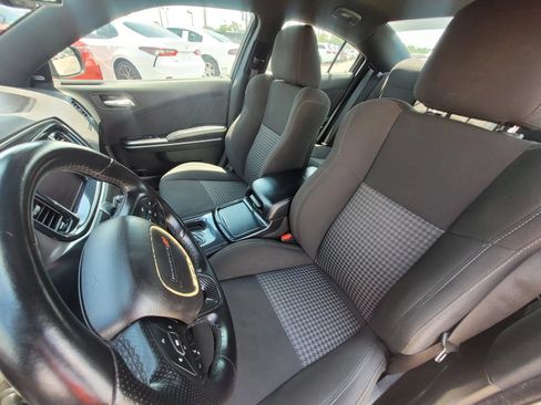 Used 2022 Dodge Charger R/T RWD image 9