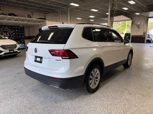 Used 2019 Volkswagen Tiguan SE w/ Panoramic Sunroof Package image 3