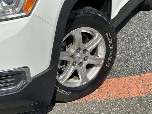 Used 2017 GMC Acadia SLE image 10