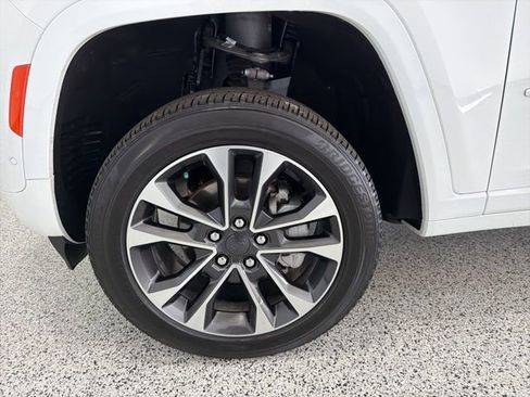 Used 2023 Jeep Grand Cherokee Overland w/ Adv Protech Group III image 40