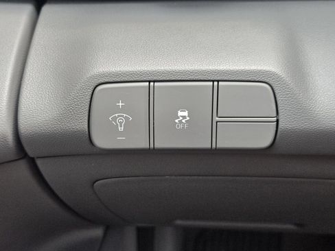 Certified 2025 Hyundai Elantra SEL w/ Cargo Package FWD image 28