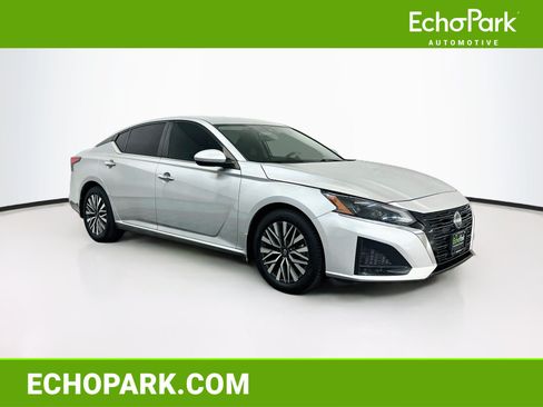 Used 2023 Nissan Altima 2.5 SV FWD image 1