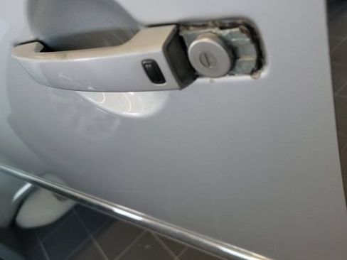 Used 2012 Nissan Pathfinder LE RWD image 10